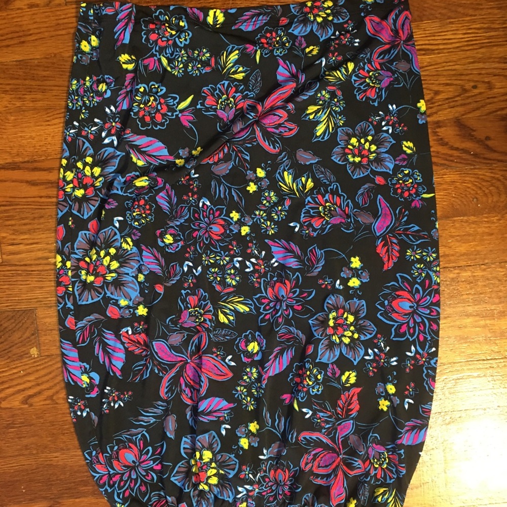 It’s floral only wore it Once